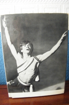 Nureyev (An autobiography and pictures)